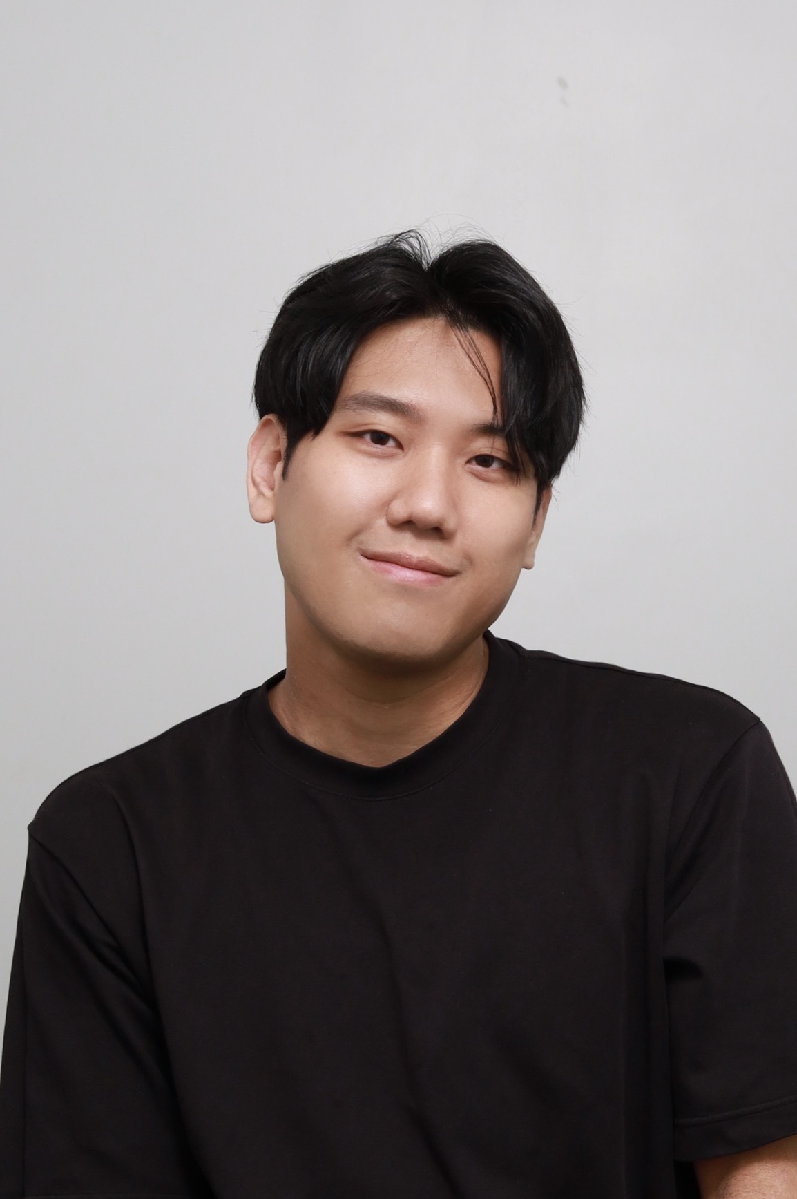 Portrait of Yongwoo Lee